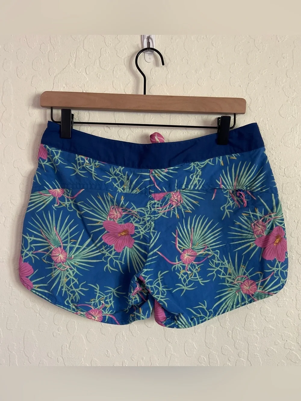 Patagonia Women’s Wavefarer Boardshorts 5" size 2 Bayou Palmetto Outdoor Beach - Picture 3 of 4